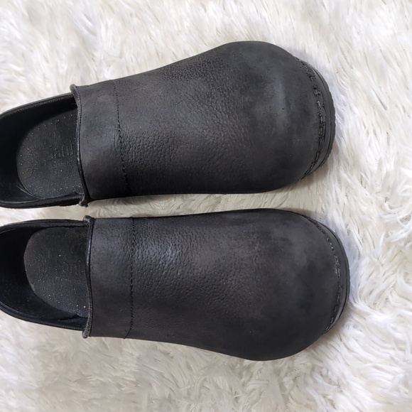 Sanita Black Professional Textured Oil Clog Size 37 Wide - Picture 5 of 12